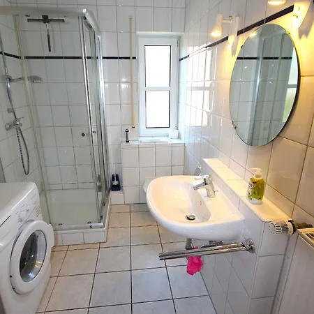 Reriker Sonnenhaus Obergeschoss, Familie Kraus Neu Gaarz